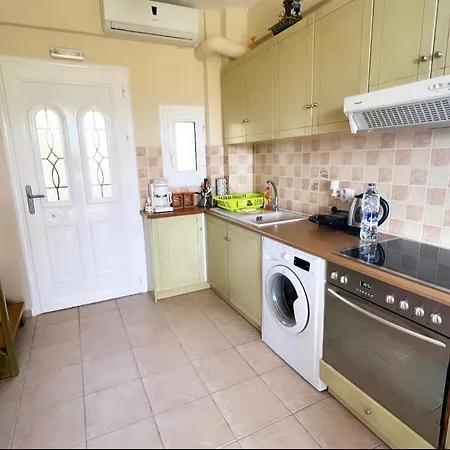 Maisonette Sea View , شقة *