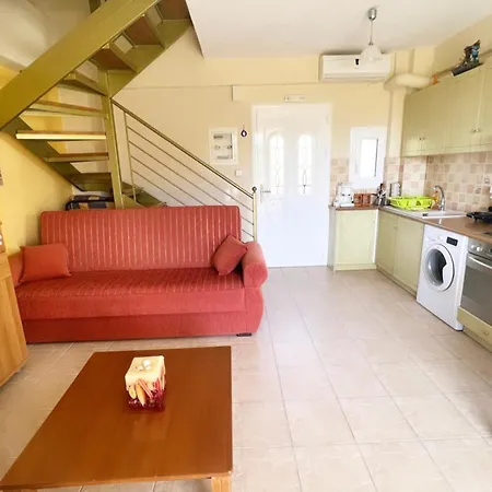 Maisonette Sea View , Appartamento Finikounta